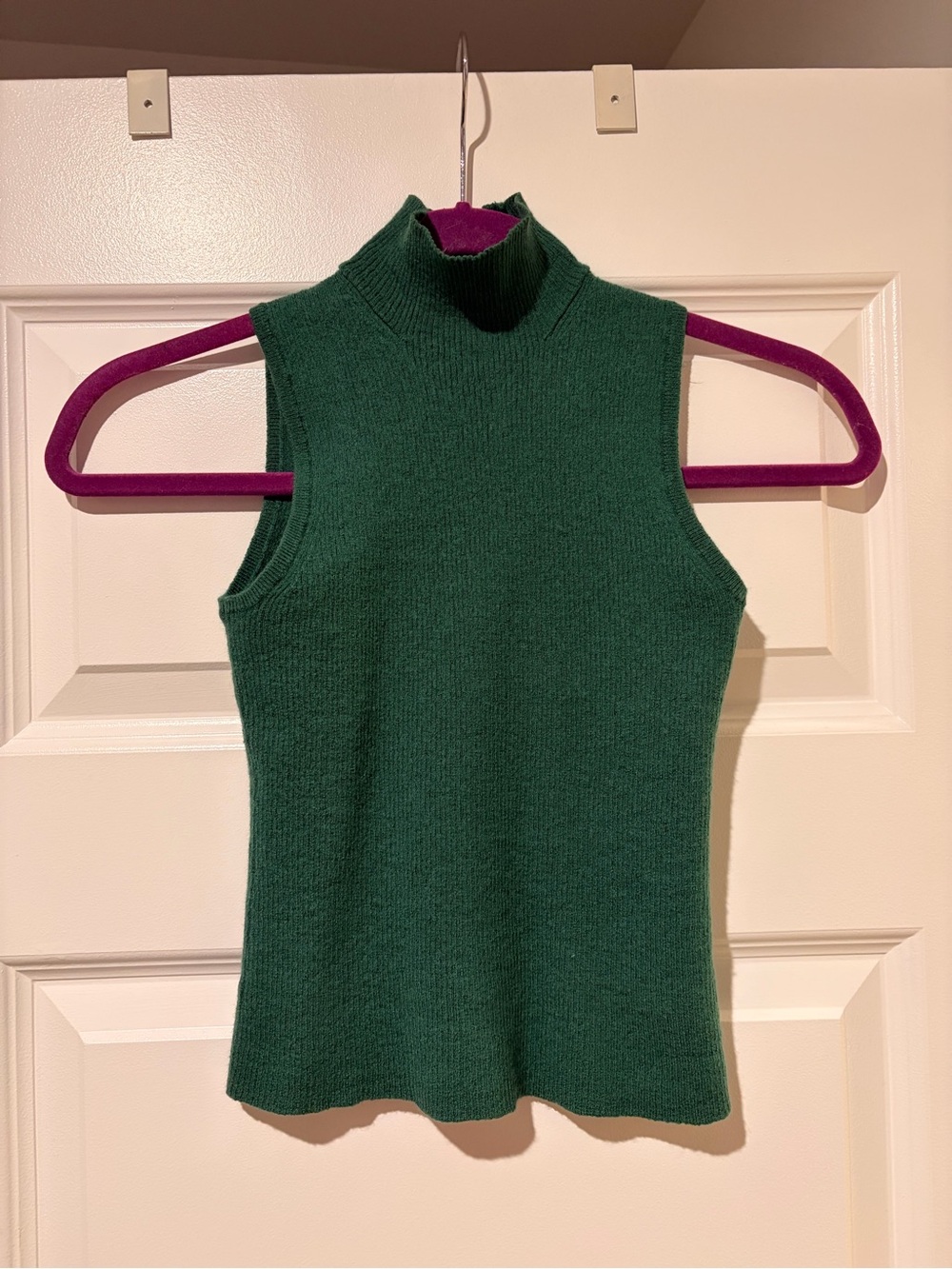Sleeveless Turtleneck Knit Top - Green
